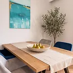 דירה Salt & Garden With Parking By *